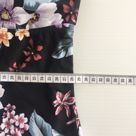 BILLABONG one piece sz 8 swimmers NEW Tiki black floral  underwire adjustable - Picture 8 of 13